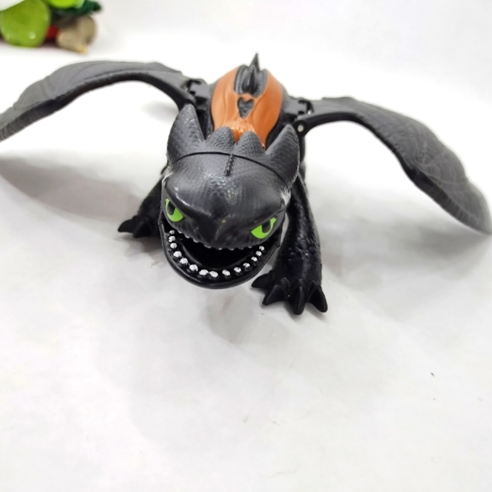 How to Train Your Dragon Night Fury Toothless Black 9” Figure Toy Dreamworks
